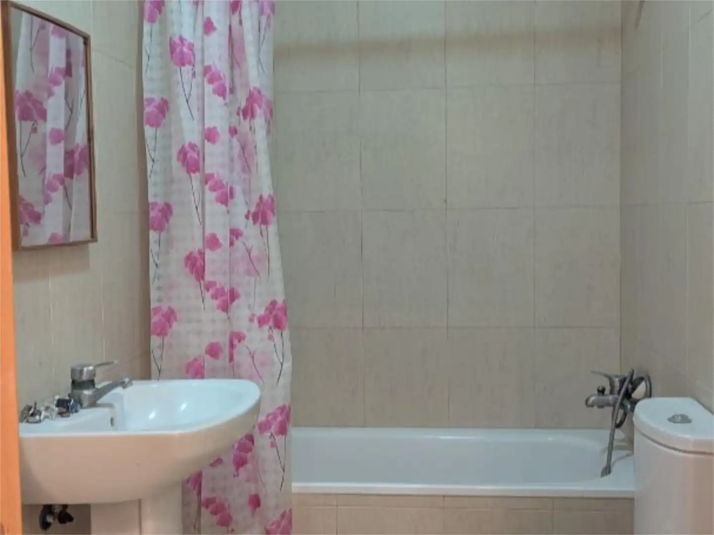 Piso en venta en Costacabana - Loma Cabrera Baño de Piso en venta en Almería con Trastero, Parking comunitario y Balcón