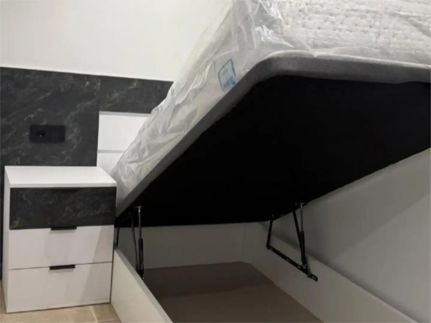 Pis de lloguer a Carrer General Bañuls, 16, Bigastro Dormitori de Pis de lloguer en Bigastro amb Aire condicionat, Calefacció i Terrassa