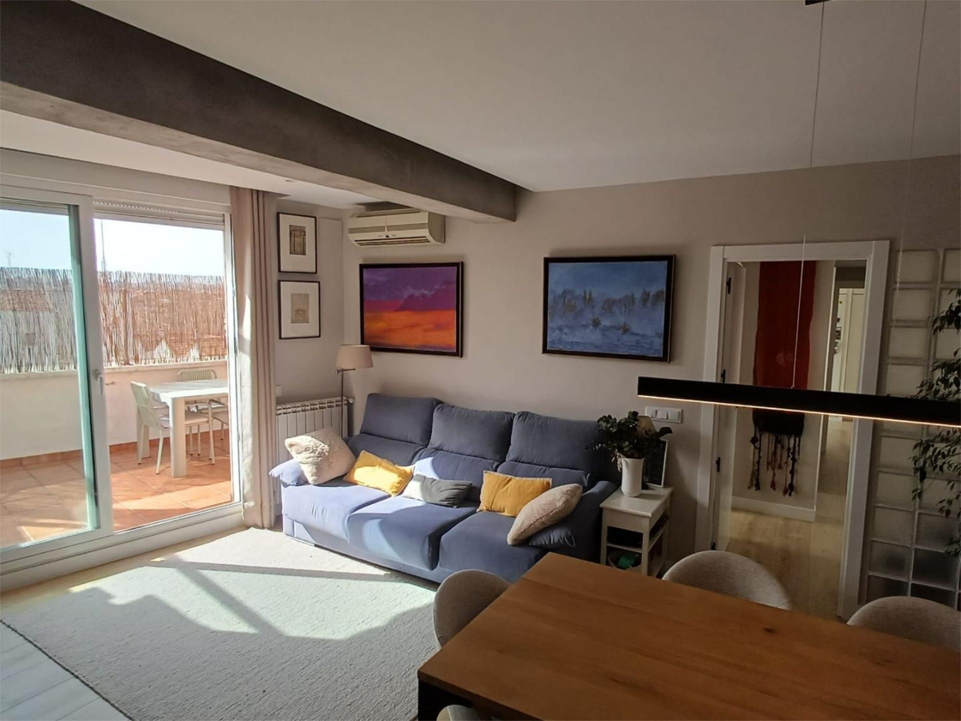 Sala d'estar de Àtic en venda en  Madrid Capital amb Aire condicionat i Terrassa
