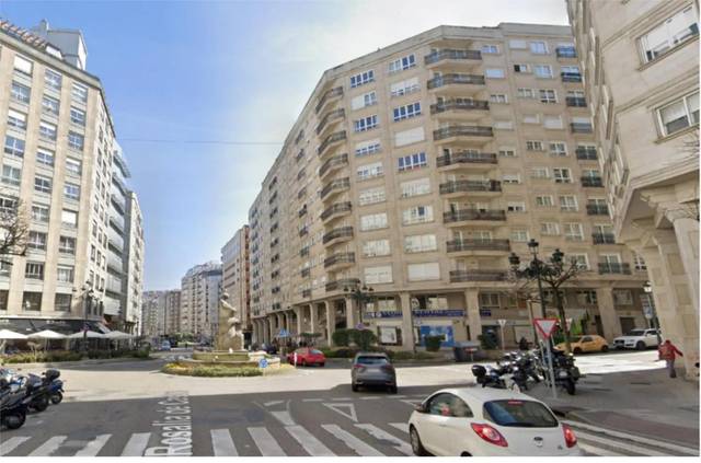 Garaje en Alquiler en Paseo Rosalía de Castro, 3 en O Castro