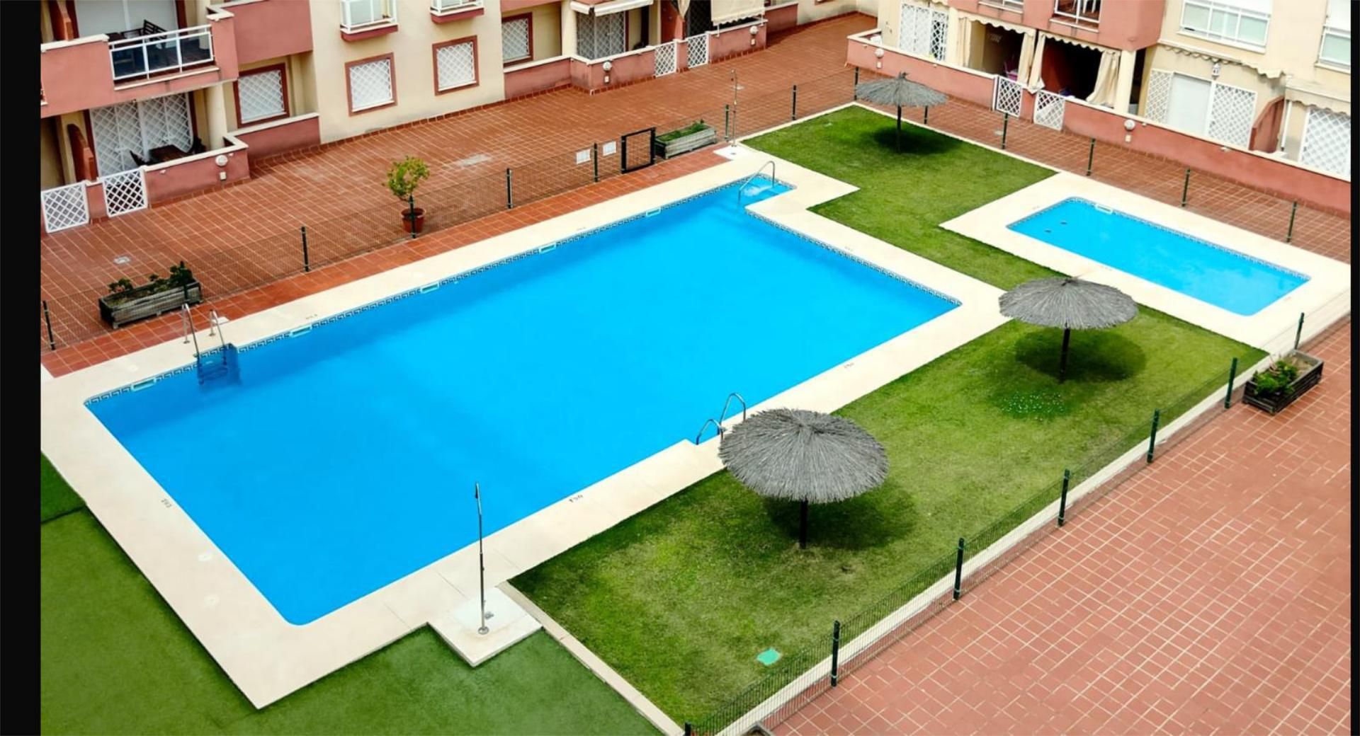 Piscina de Ático en venta en Isla Cristina con Aire acondicionado, Jardín privado y Terraza