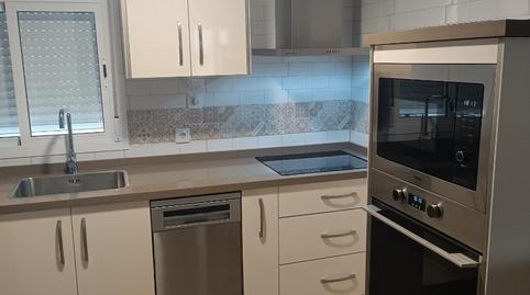 Foto 4 de Piso de alquiler en Avenida la Cruz, 19, Lora del Río, Sevilla