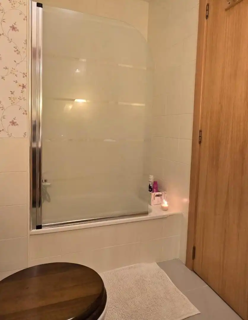 Piso en venta en Calle de Atapuerca, 5, PAU de Carabanchel Baño de Piso en venta en Madrid con Aire acondicionado, Calefacción y Jardín privado