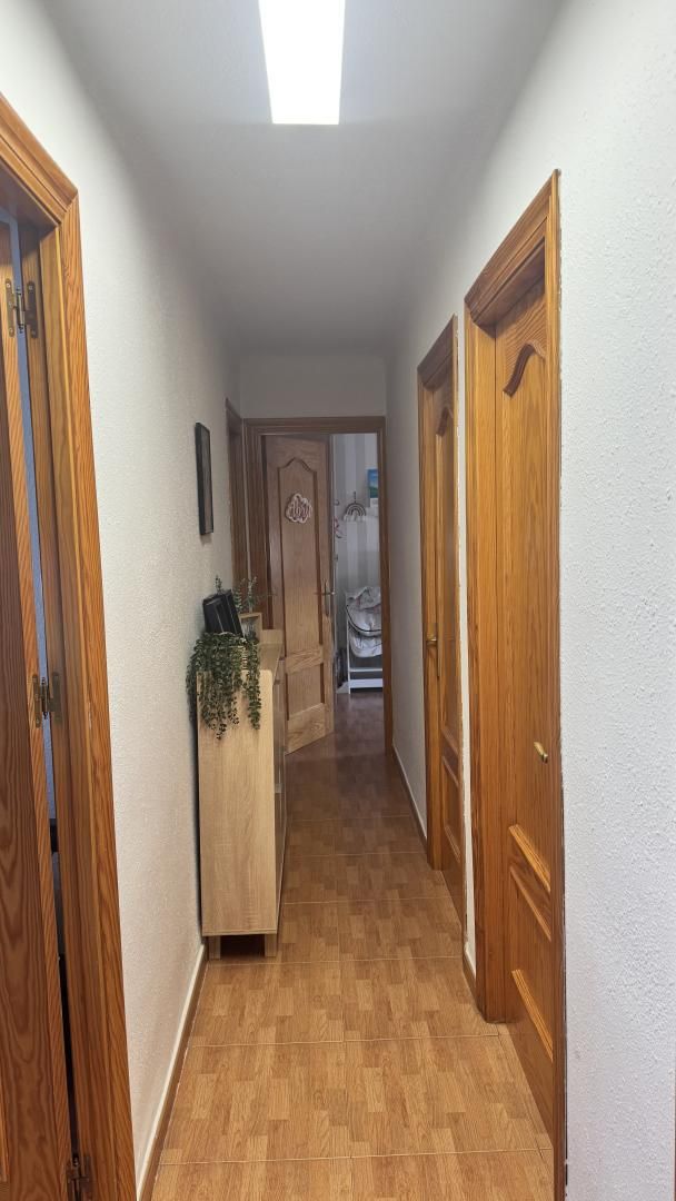 Piso en venta en  Almería Capital con Parquet y Amueblado