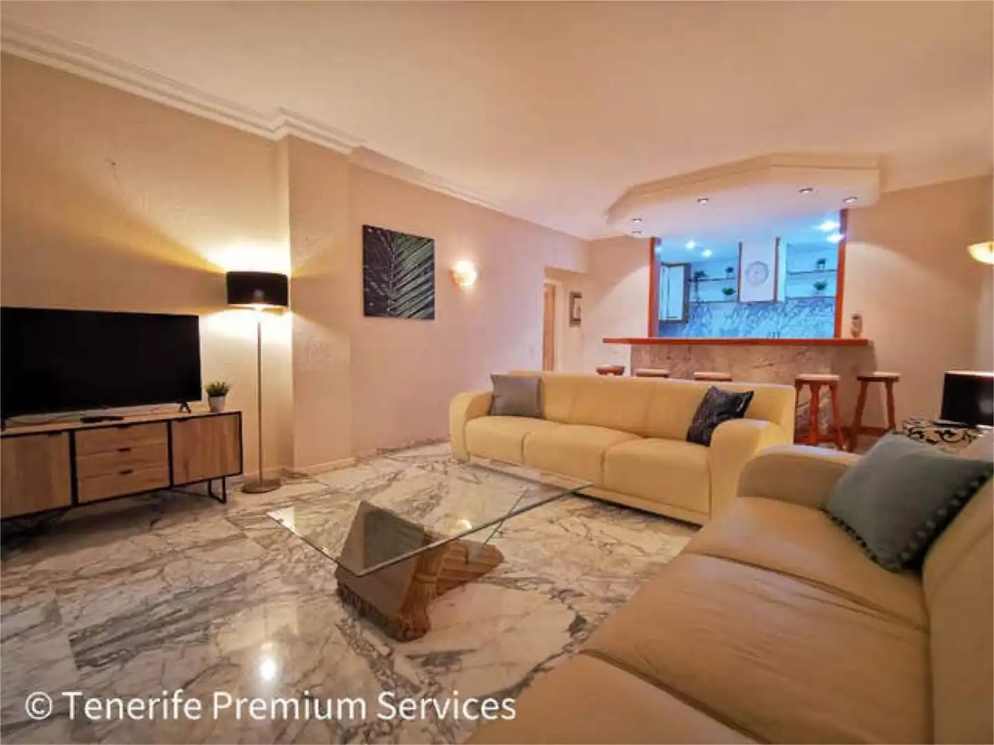 Sala de estar de Apartamento en venta en Adeje con Terraza y Piscina