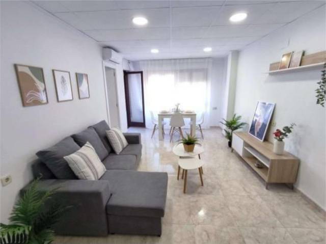 Piso en Venta en Calle Matachel, 13 en Butarque