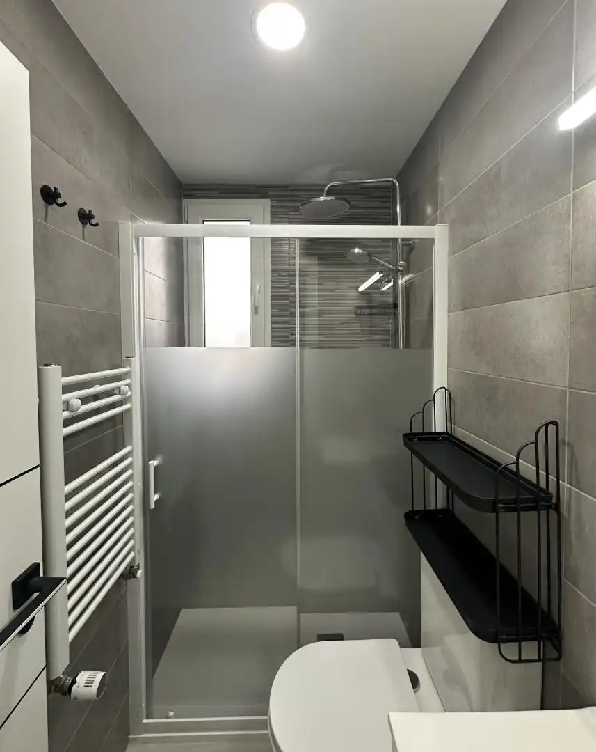 Bathroom of Flat for share in Valladolid  with Heating, Parquet flooring and Furnished