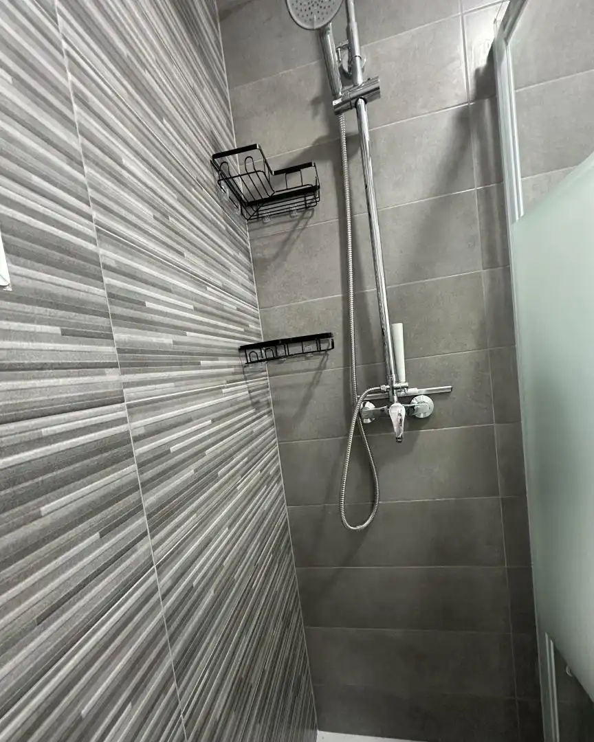 Bathroom of Flat for share in Valladolid  with Heating, Parquet flooring and Furnished