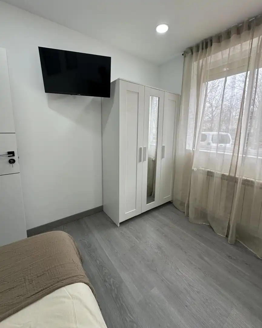 Bedroom of Flat for share in Valladolid  with Heating, Parquet flooring and Furnished