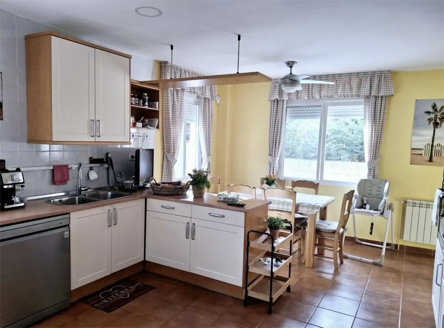 Casa o xalet en venda a Avenida Madrid, 215, Uceda Cuina de Casa o xalet en venda en Uceda amb Calefacció, Jardí privat i Terrassa