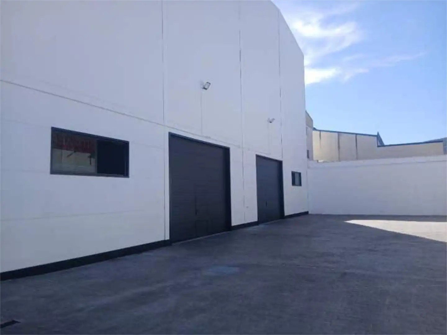 Vista exterior de Nave industrial de alquiler en Estepa