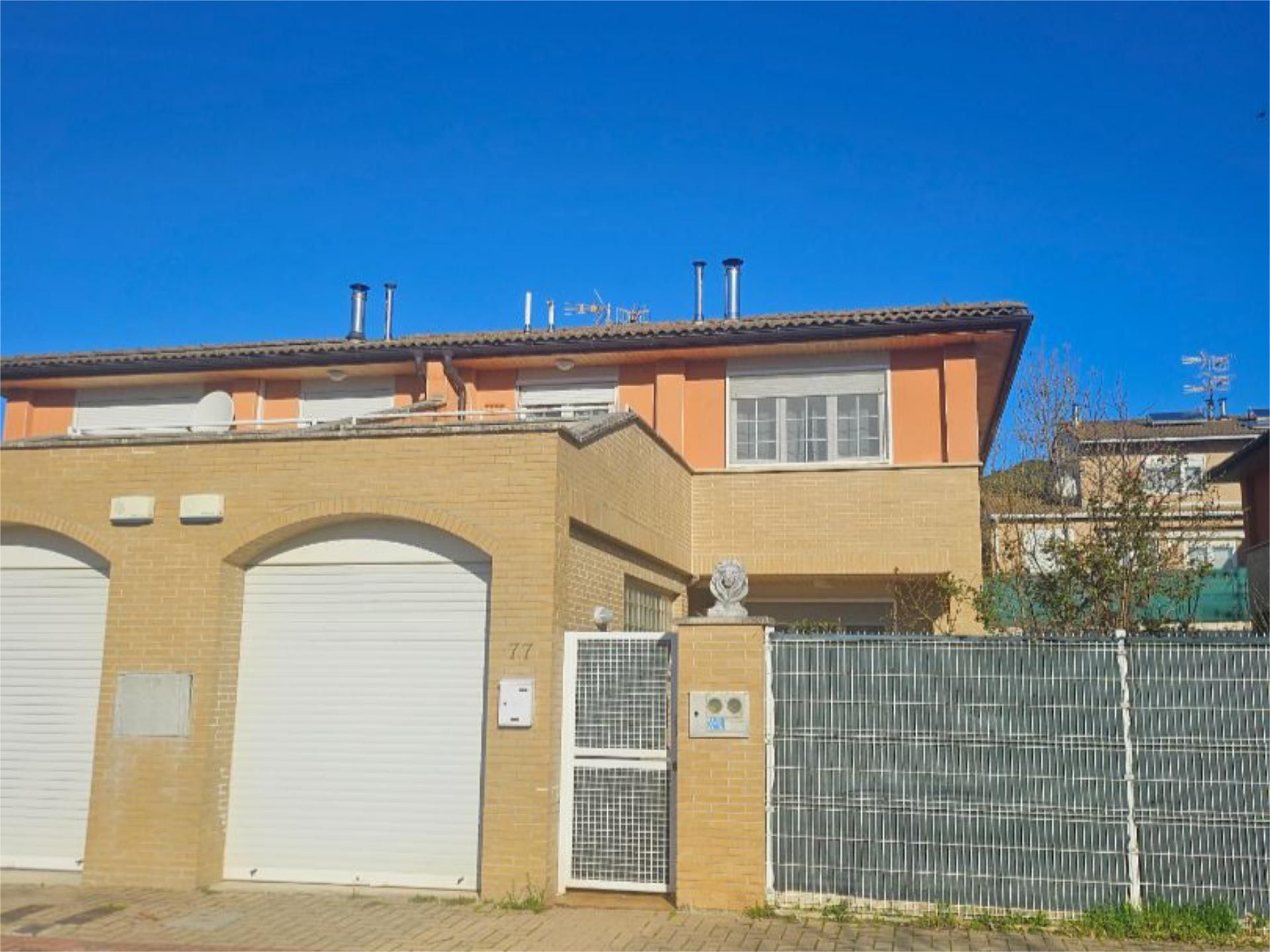 Vista exterior de Piso en venta en Aoiz / Agoitz con Calefacción, Jardín privado y Terraza