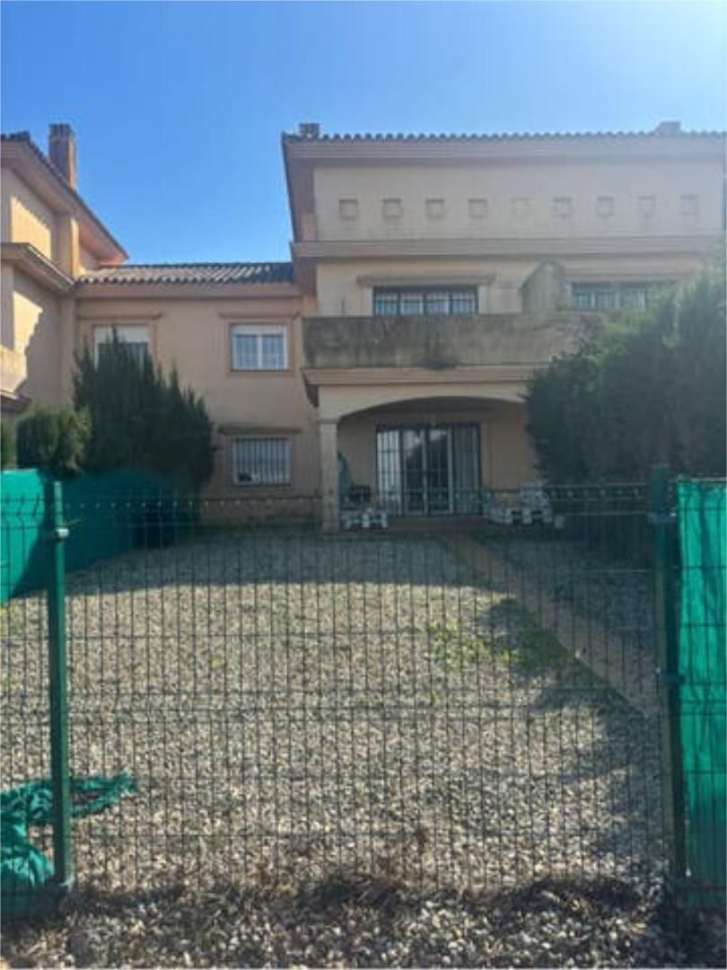Vista exterior de Casa adosada en venta en Sanlúcar de Barrameda con Terraza y Piscina