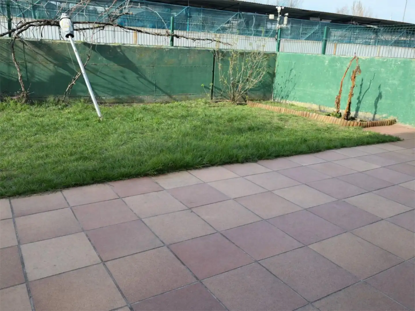 Casa adosada en venta en Calle Escipión, 39, Villabalter Jardín de Casa adosada en venta en San Andrés del Rabanedo