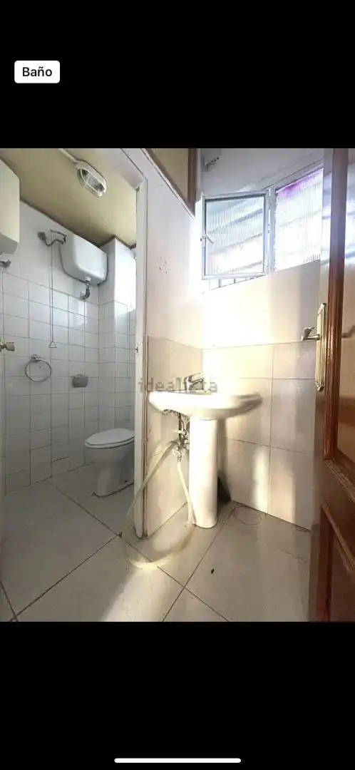 Bathroom of Commercial properties for sale in Torrejón de Ardoz