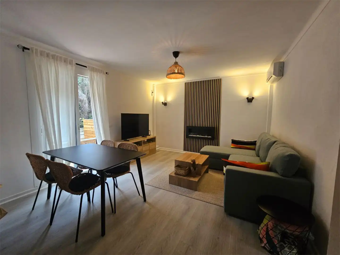 Detached homes for rent in Cala Sant Vicenç