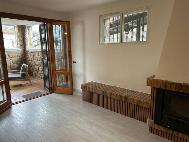 Apartamento en Alquiler en Calle Maestro Guridi, 25 en Los Negrales