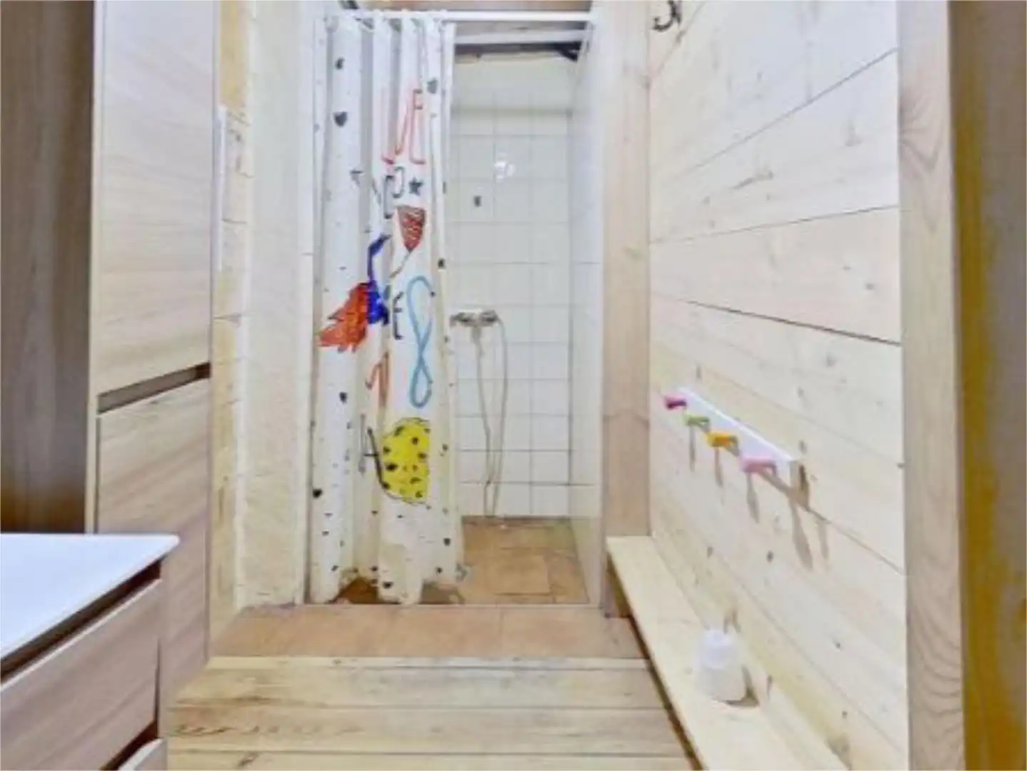 Piso en venta en Calle Fuente Vieja, 6, Viana Baño de Piso en venta en Viana con Calefacción, Jardín privado y Parquet