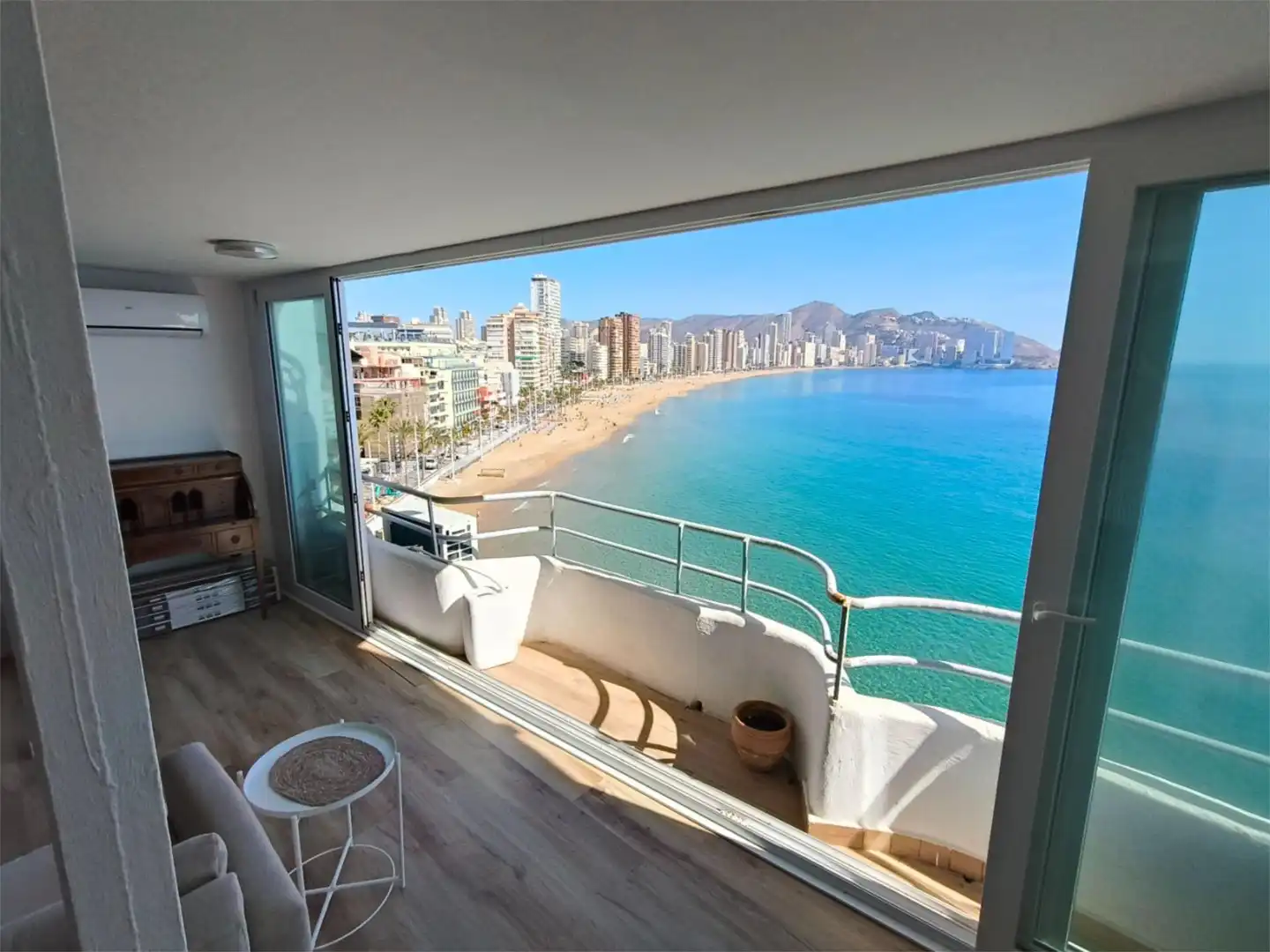 Piso en venta en Carrer Metge en Cosme Bayona, 5, Casco Antiguo - Puerto Habitación de Piso en venta en Benidorm con Aire acondicionado, Terraza y Balcón