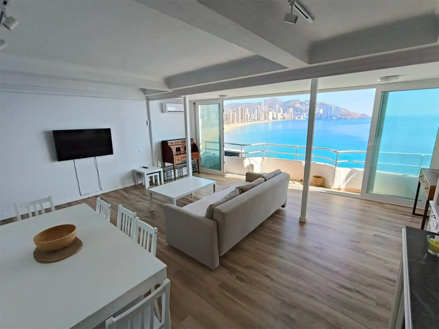 Piso en venta en Carrer Metge en Cosme Bayona, 5, Casco Antiguo - Puerto Sala de estar de Piso en venta en Benidorm con Aire acondicionado, Terraza y Balcón