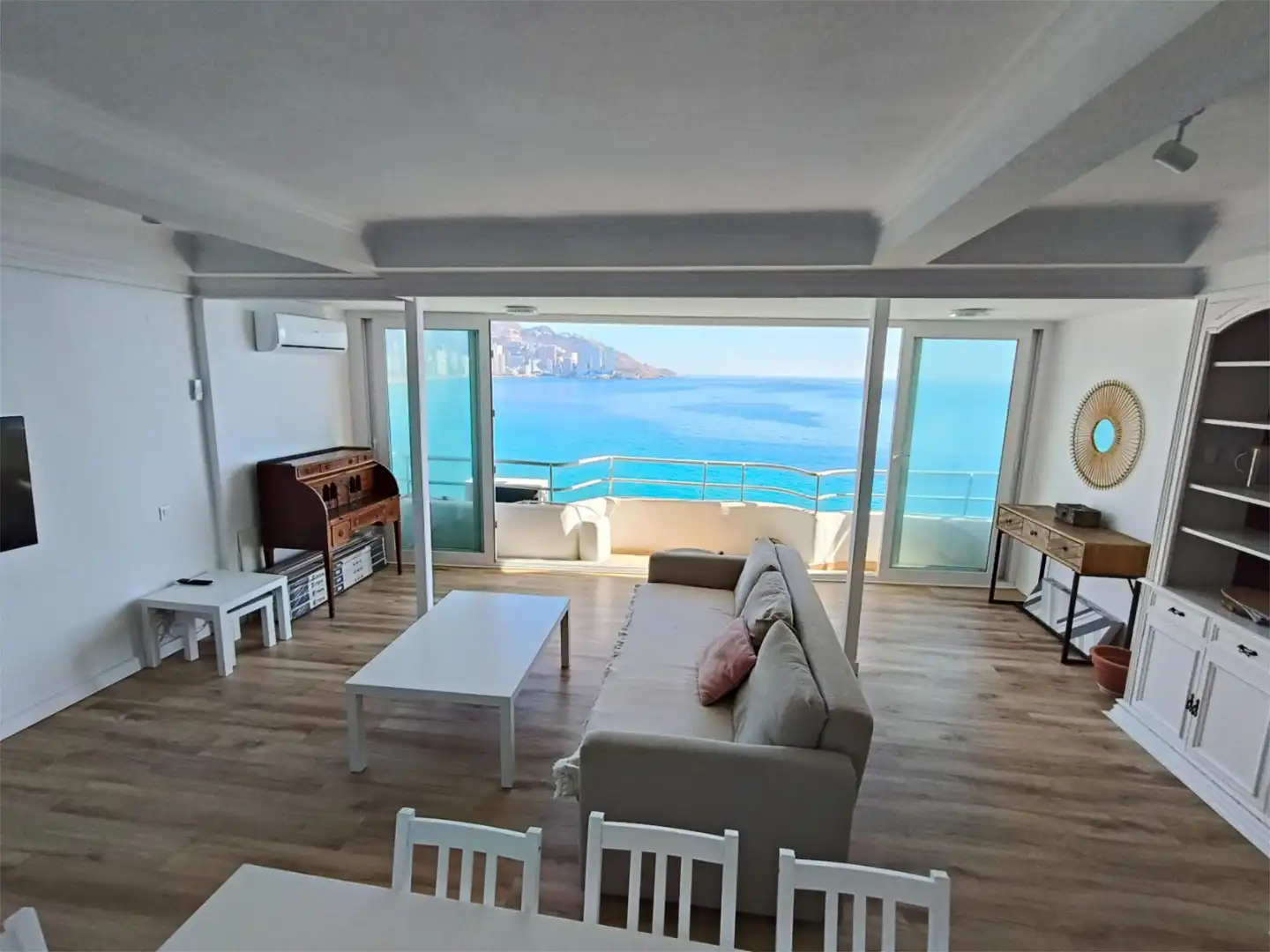 Piso en venta en Carrer Metge en Cosme Bayona, 5, Casco Antiguo - Puerto Sala de estar de Piso en venta en Benidorm con Aire acondicionado, Terraza y Balcón
