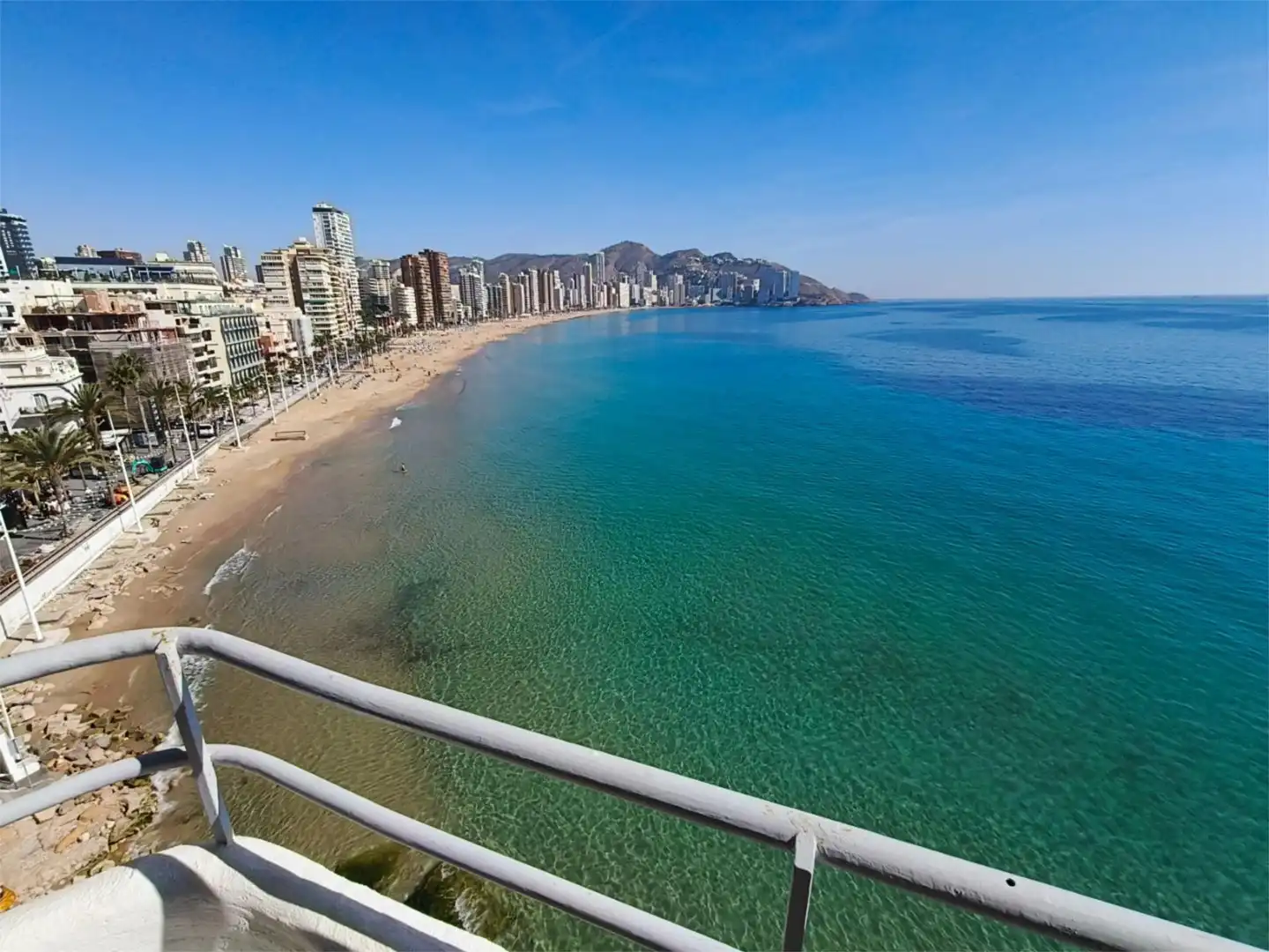 Piso en venta en Carrer Metge en Cosme Bayona, 5, Casco Antiguo - Puerto Vista exterior de Piso en venta en Benidorm con Aire acondicionado, Terraza y Balcón