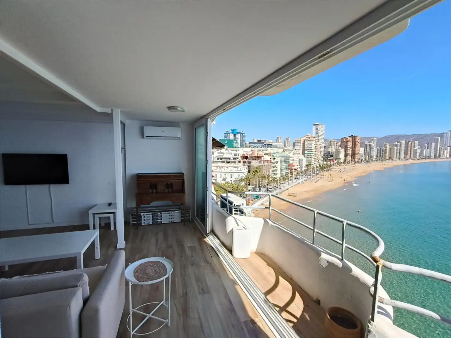 Piso en venta en Carrer Metge en Cosme Bayona, 5, Casco Antiguo - Puerto Habitación de Piso en venta en Benidorm con Aire acondicionado, Terraza y Balcón