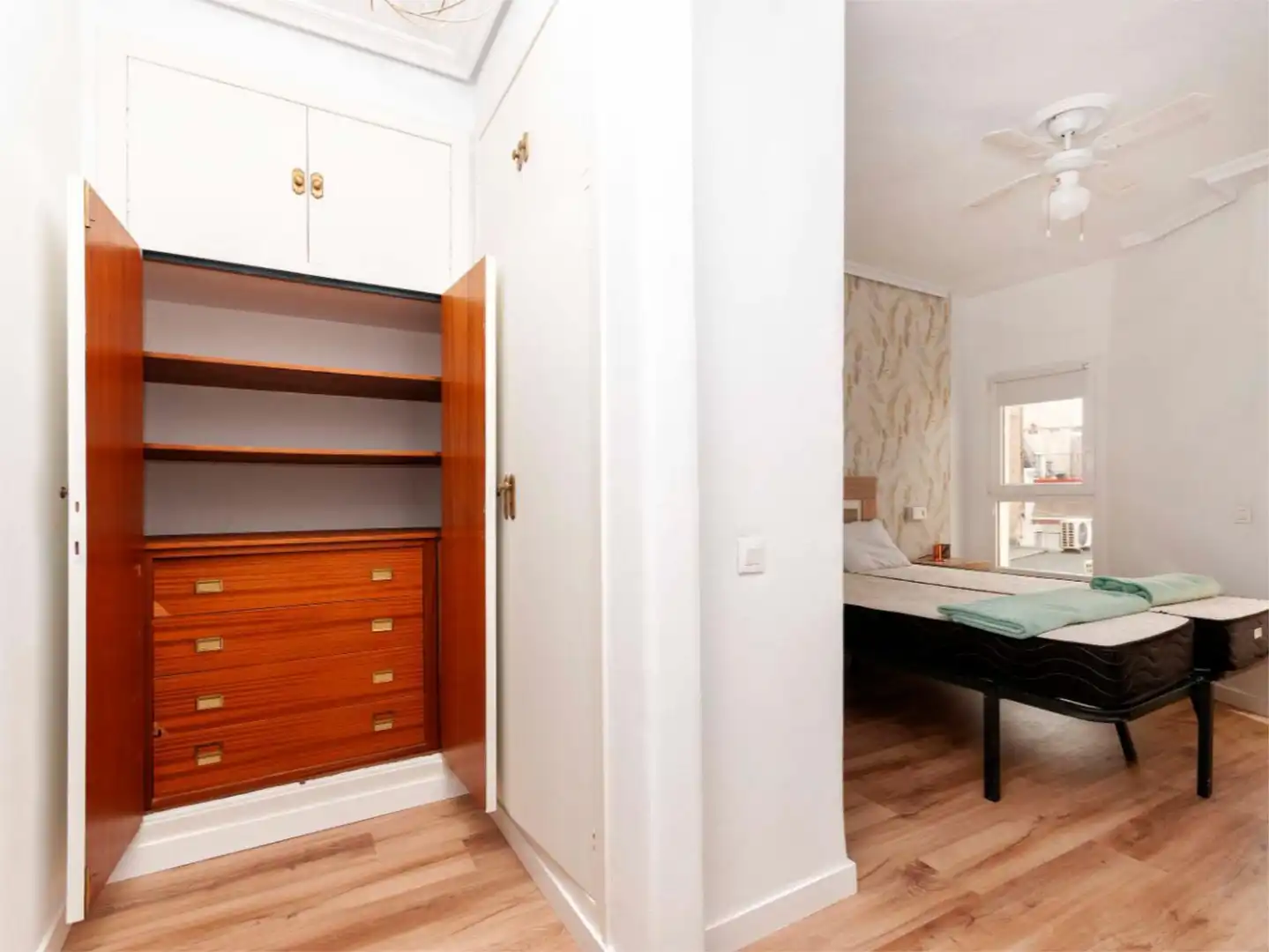 Piso en venta en Carrer Metge en Cosme Bayona, 5, Casco Antiguo - Puerto Habitación de Piso en venta en Benidorm con Aire acondicionado, Terraza y Balcón