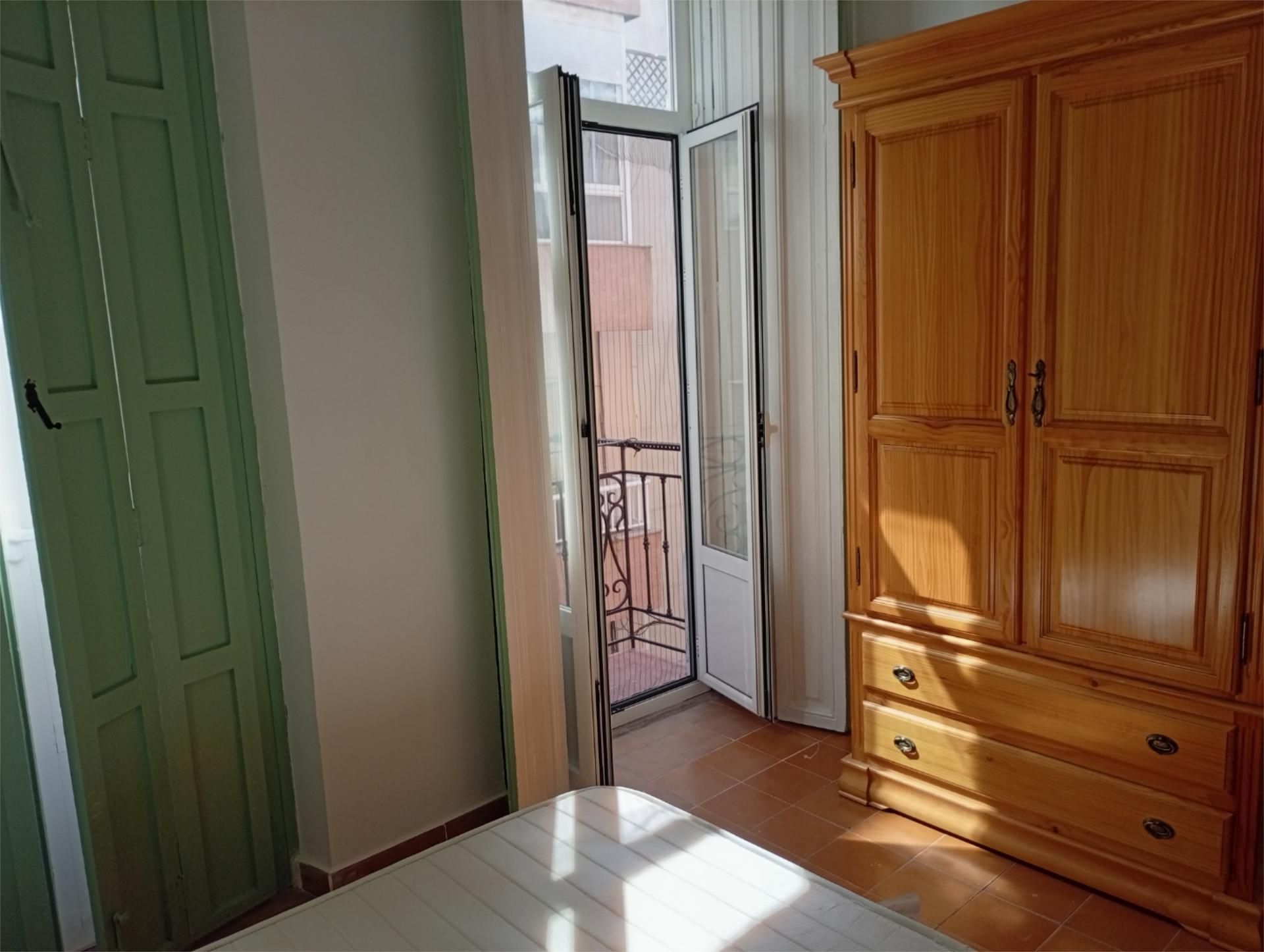 Pis de lloguer a Calle Saura, 17, Casco Antiguo Dormitori de Pis de lloguer en Cartagena amb Calefacció, Moblat i Balcó