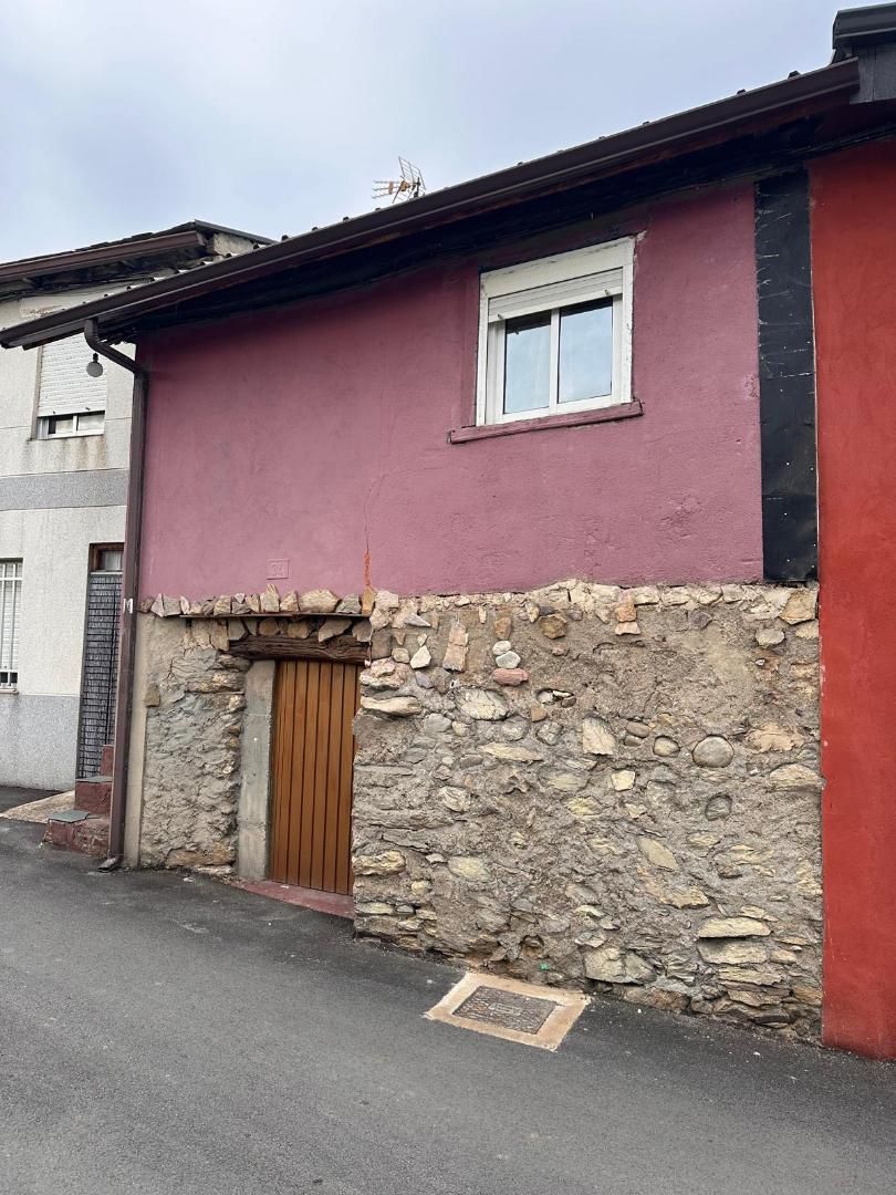 Vista exterior de Casa adosada en venta en Toral de los Vados con Trastero