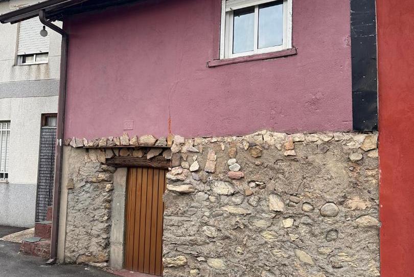 Casa adosada en venta en Calle el Lago, 28, Toral de los Vados, León - imagen 1 Foto 1 de Casa adosada en venta en Calle el Lago, 28, Toral de los Vados, León