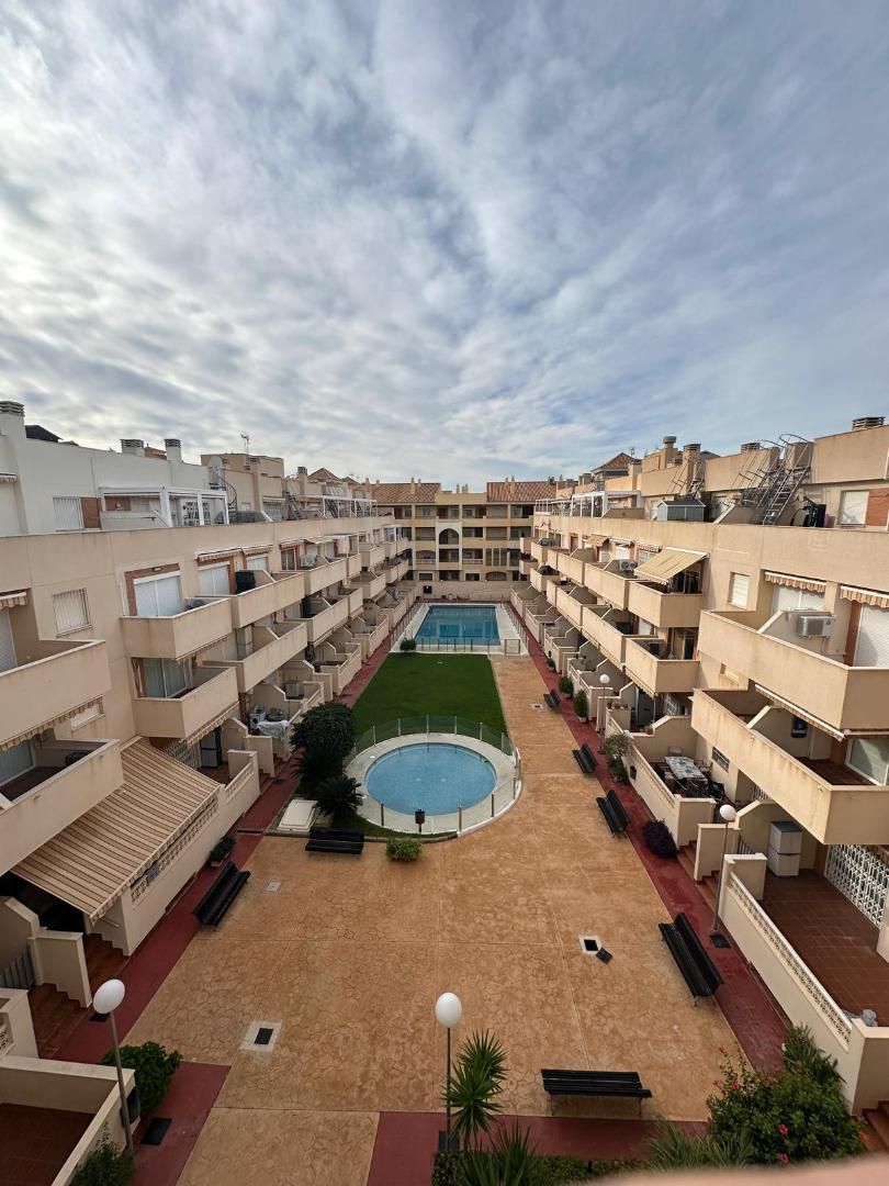 Außenansicht von Wohnung zur Miete in Roquetas de Mar mit Klimaanlage, Heizung und Terrasse