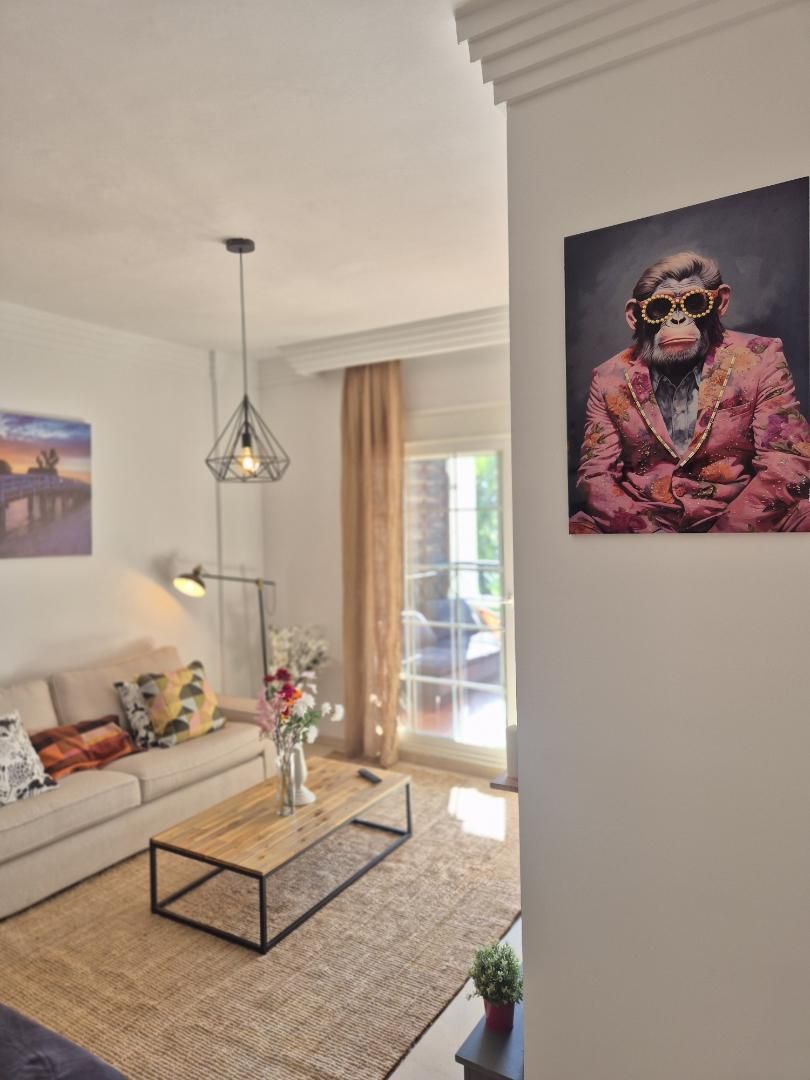 Sala de estar de Piso en venta en Marbella con Aire acondicionado, Calefacción y Jardín privado