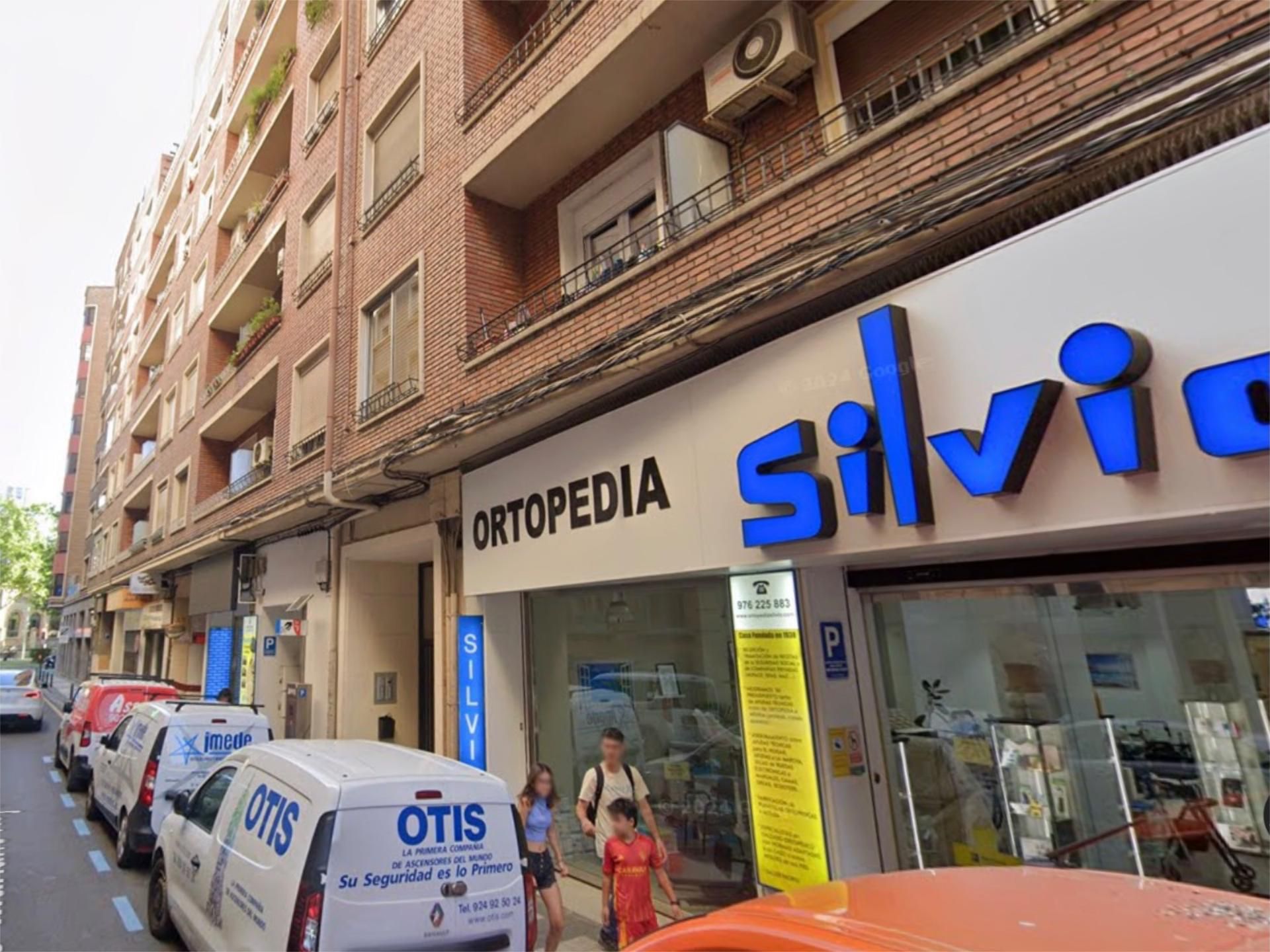 Apartamento de alquiler en  Zaragoza Capital con Calefacción, Terraza y Amueblado