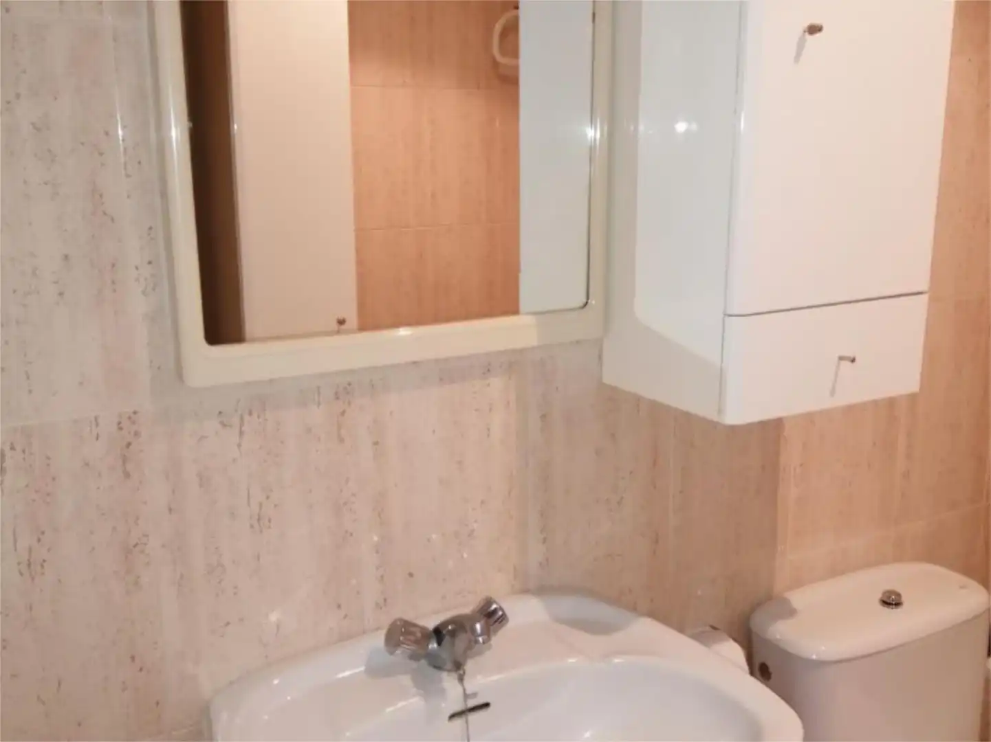 Piso en venta en Avenida Camilo José Cela, 5, Puerta de Toledo - Atalaya Baño de Piso en venta en Ciudad Real con Aire acondicionado, Calefacción y Jardín privado