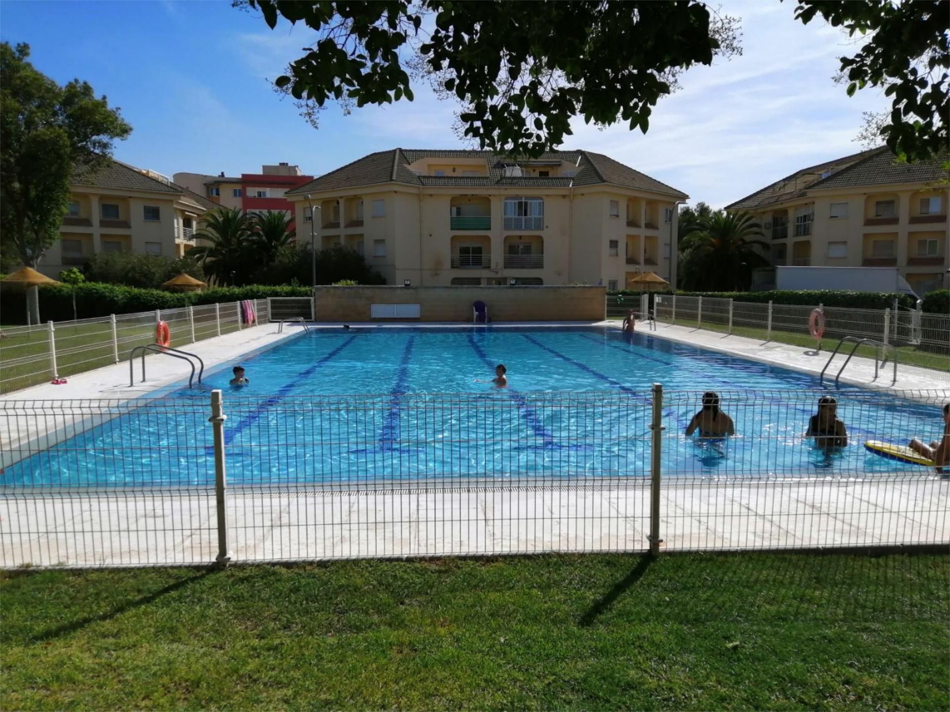 Pis en venda a Avenida Camilo José Cela, 5, Puerta de Toledo - Atalaya Piscina de Pis en venda en Ciudad Real Capital amb Aire condicionat, Calefacció i Jardí privat