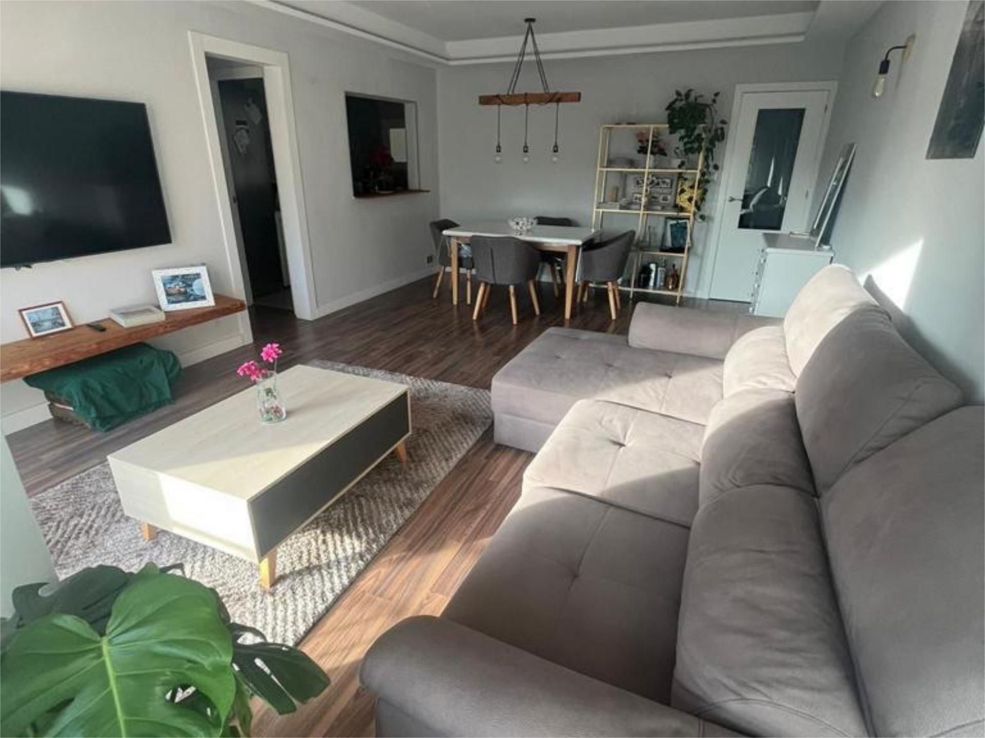 Wohnzimmer von Wohnung zur Miete in Cerdanyola del Vallès mit Heizung, Parkett und Abstellraum