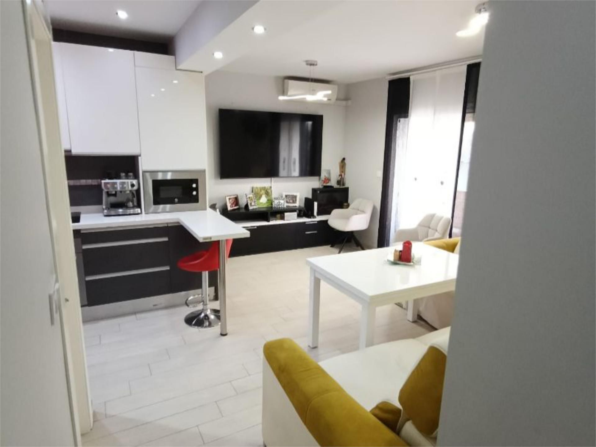 Cuina de Pis en venda en Dos Hermanas amb Aire condicionat, Calefacció i Moblat