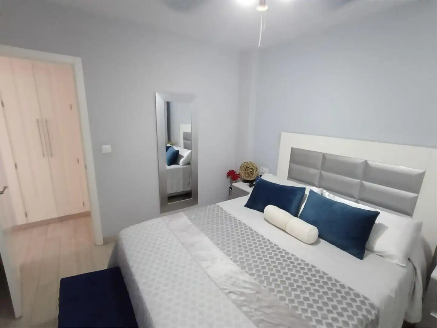 Piso en venta en Calle Juan Sebastián Elcano, 14, Centro - Doña Mercedes Habitación de Piso en venta en Dos Hermanas con Aire acondicionado y Balcón