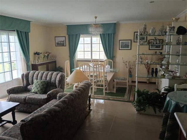 Casa-chalet en Alquiler en Brión