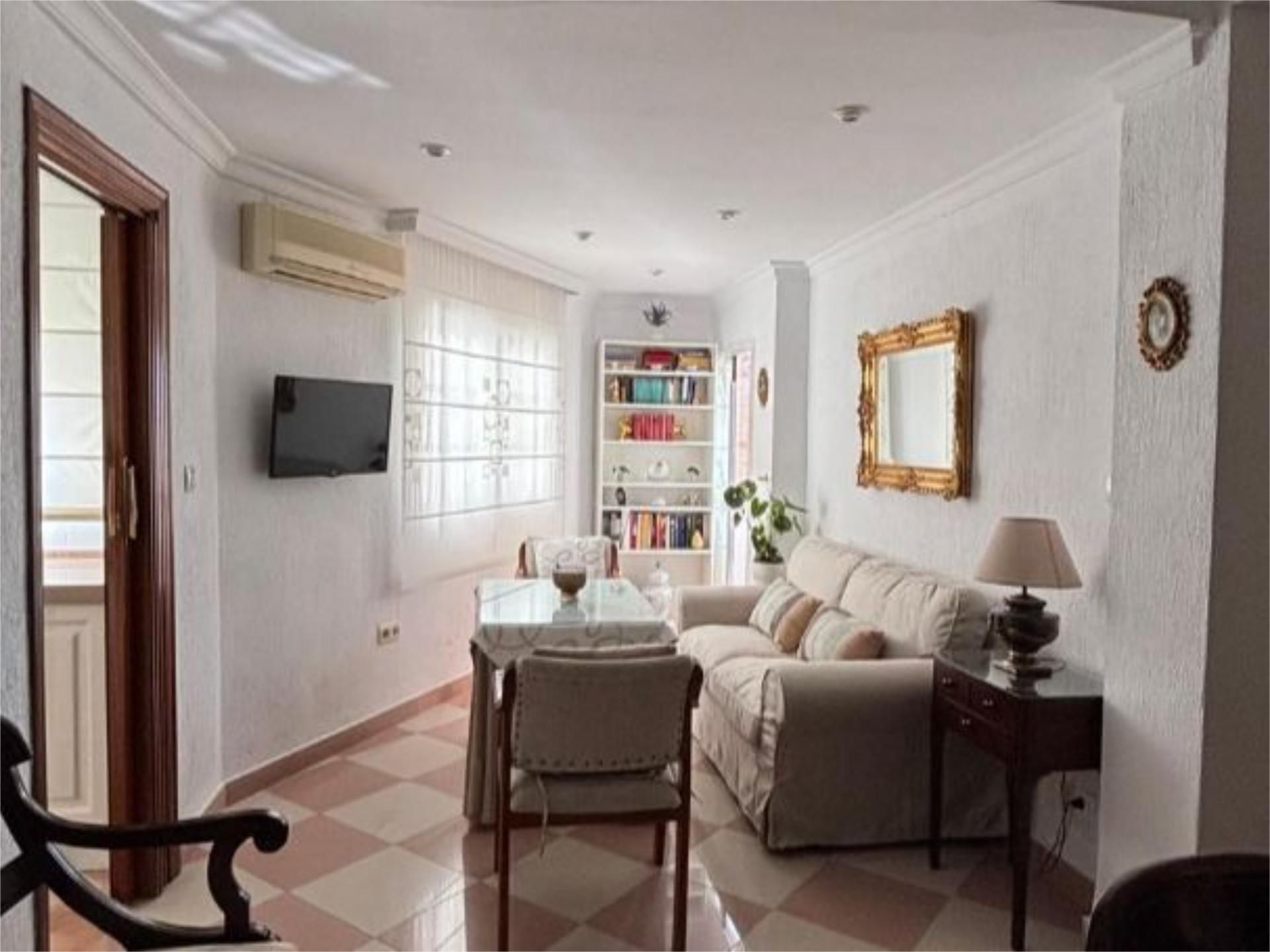 Sala de estar de Piso de alquiler en Jerez de la Frontera con Aire acondicionado, Jardín privado y Amueblado