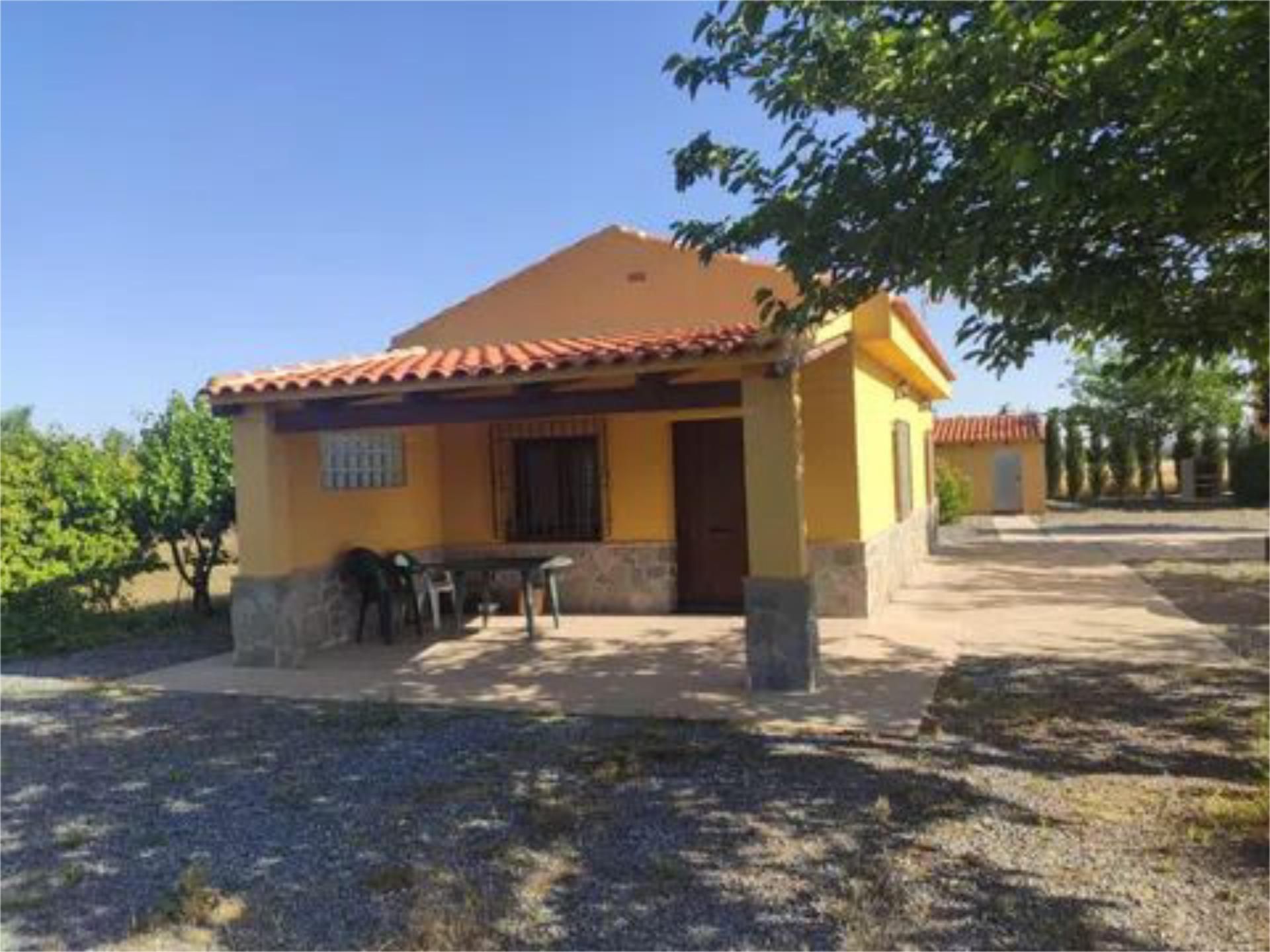 Finca rústica en venta en Calle Urda, 100, Consuegra Vista exterior de Finca rústica en venta en Consuegra con Jardín privado y Amueblado