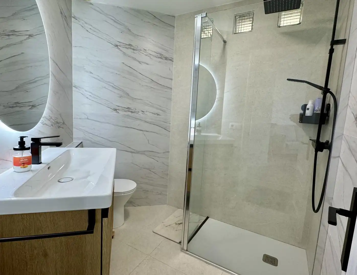 Bathroom of Flat for sale in Rota  with Air Conditioner, Private garden and Terrace