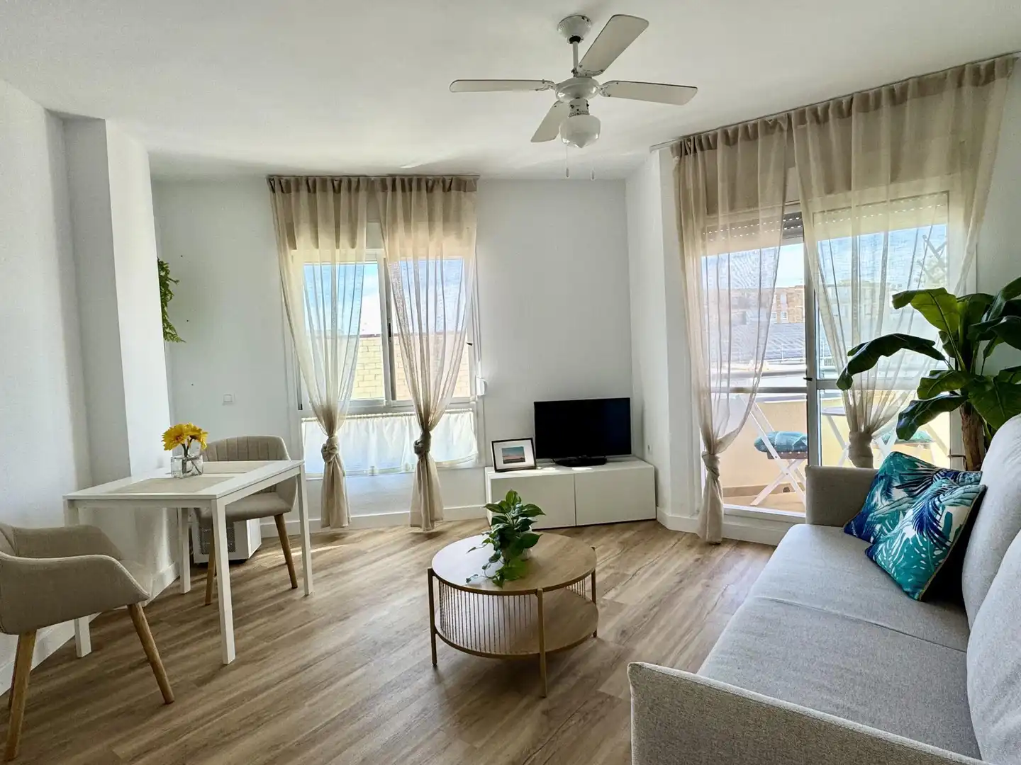 Living room of Flat for sale in Rota  with Air Conditioner, Private garden and Terrace