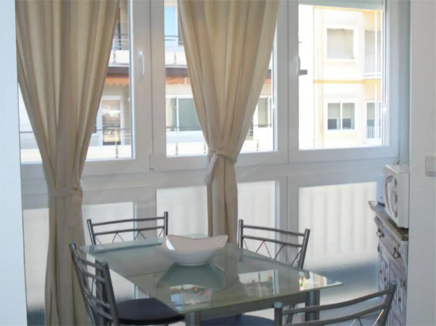 Wohnung zur Miete in Rambla de Méndez Núñez, 43, Barrio del Centro Esszimmer von Wohnung zur Miete in Alicante / Alacant mit Klimaanlage, Heizung und Abstellraum