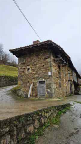 Casa-chalet en Venta en Caso