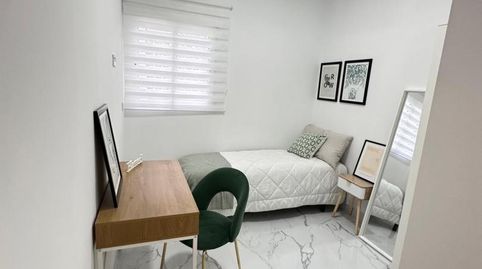 Piso en venta en Calle Moscatel, 1, Cortijo Bazán - Los Casinis - Los Cipreses, Málaga Capital - imagen 4 Foto 4 de Piso en venta en Calle Moscatel, 1, Cortijo Bazán - Los Casinis - Los Cipreses, Málaga Capital
