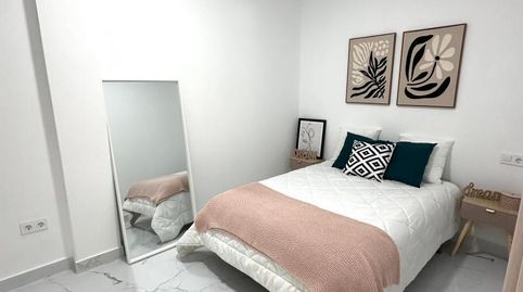 Piso en venta en Calle Moscatel, 1, Cortijo Bazán - Los Casinis - Los Cipreses, Málaga Capital - imagen 2 Foto 2 de Piso en venta en Calle Moscatel, 1, Cortijo Bazán - Los Casinis - Los Cipreses, Málaga Capital