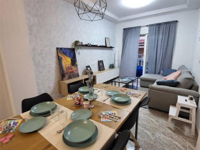 Piso en Alquiler en Calle Caballero de Rodas, 145 en Las Piscinas Naturales