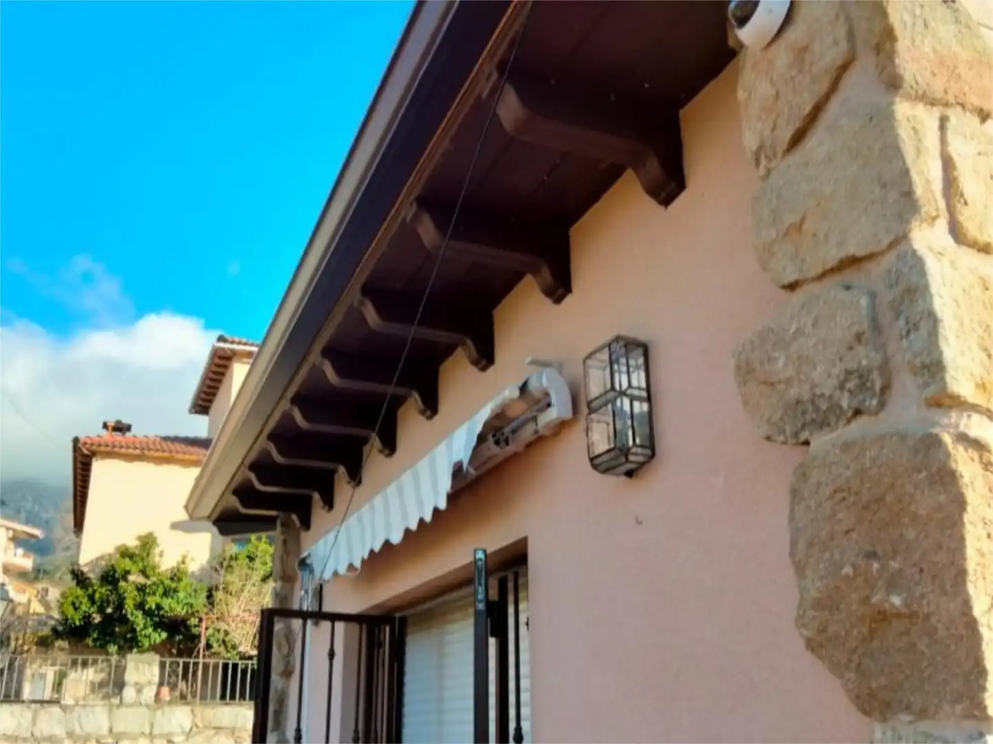 Vista exterior de Casa o chalet en venta en Piedralaves con Calefacción, Jardín privado y Parquet